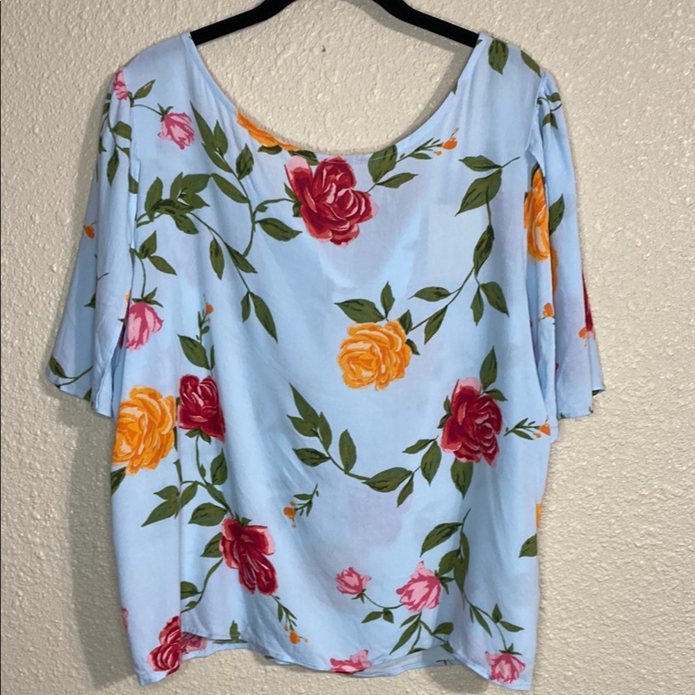 NWT 14th & Union Floral Print Women's Top - Light Blue Size L